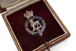 YELLOW METAL DIAMOND & ENAMEL GARTER BROOCH, bearing motto 'Honi Soit Qui Mal Y Pense' (shamed be