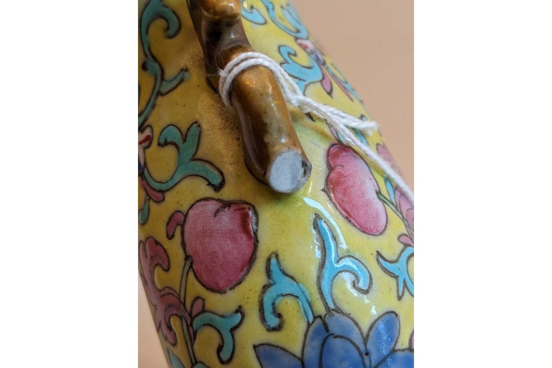 CHINESE FAMILLE ROSE 'DOUBLE PHEASANT' MOON FLASK, 6-character Tongzhi seal mark, enamelled with - Image 3 of 6