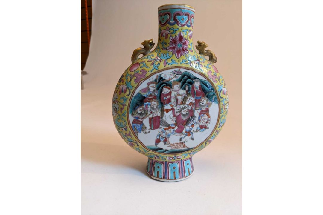 CHINESE FAMILLE ROSE 'DOUBLE PHEASANT' MOON FLASK, 6-character Tongzhi seal mark, enamelled with - Image 4 of 6