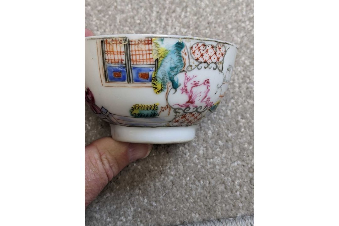 TWO CHINESE FAMILLE ROSE PORCELAIN TEABOWLS, late 18th Century, painted with figures, one in the - Image 4 of 5