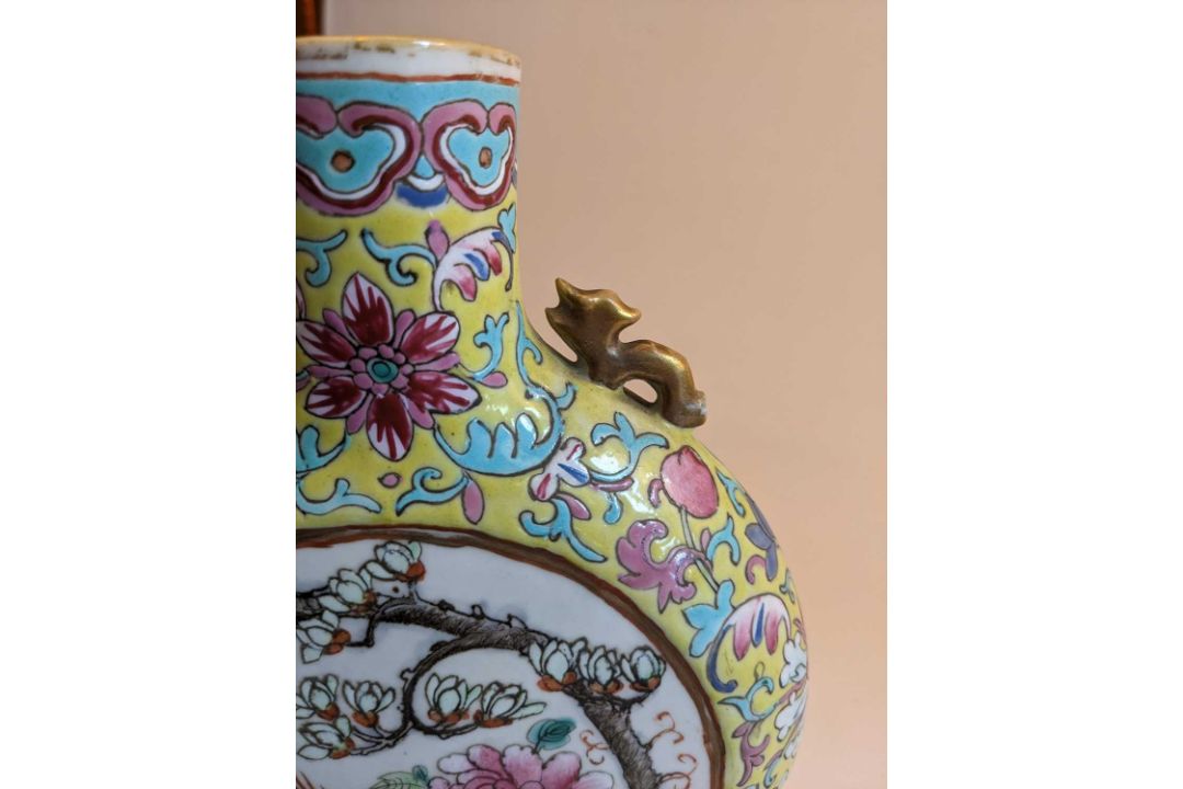CHINESE FAMILLE ROSE 'DOUBLE PHEASANT' MOON FLASK, 6-character Tongzhi seal mark, enamelled with - Image 5 of 6