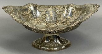 VICTORIAN SILVER BREAD BASKET, Birmingham 1899, Barker Bros, gadrooned and shell embossed border