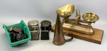 VINTAGE AVERY PAINTED CAST IRON SCALES WITH BRASS PANS, to weigh 2lbs, with 29 various brass