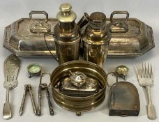 MIXED PLATED WARE GROUP, comprising 2 x lidded octagonal entree dishes, Elkington & Co. pair of fish