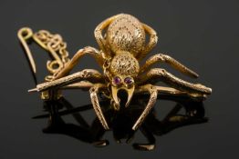 9CT GOLD SPIDER BROOCH, set with red gem eyes, presumed rubies, safety chain, wt appt 3.3gms