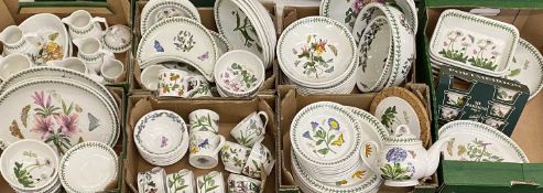 PORTMEIRION 'BOTANIC GARDEN' TABLEWARE, an excellent assortment, approx. 110+ pieces Provenance: