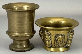 17TH CENTURY HEAVY BRONZE MORTAR, cast with relief decoration, 7cms H, 11.5cms diam., together