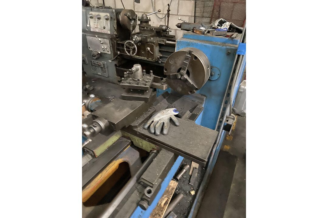 Takisawa TNL SS & SC Centre Lathe, serial no. NT88110196, year of manufacture 1988, approx. 400mm - Image 2 of 5