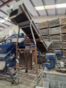 JMC Inclined Conveyor, Approx. 4m x 600mmPlease read the following important notes:- ***Overseas