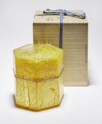 Fujita, Kyohei: Deckeldose (Kazaribako) in originaler Holzschatulle