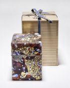 Fujita, Kyohei: Deckeldose (Kazaribako) in originaler Holzschatulle