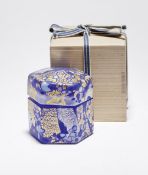 Fujita, Kyohei: Deckeldose (Kazaribako) in originaler Holzschatulle