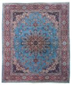 Hellblauer Tabriz Medaillonteppich