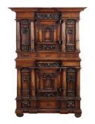 Kleiner Fassadenschrank im