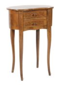 Nierenbeistelltisch mit zwei