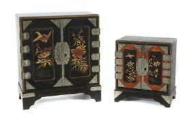 2 Miniatur-Lackschränkchen China,