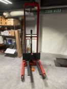Presto Hydraulic Stacker Lift