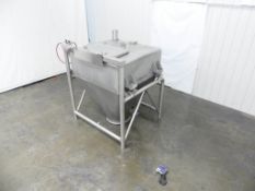 700 Gallon Cone Bottom SS Holding Tanks w/Scale