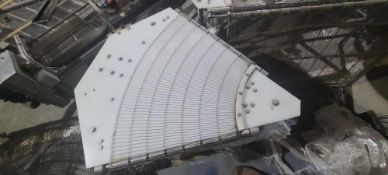 Diamond Shape Wire Turn Style Conveyor