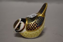 A Royal Crown Derby Imari pattern bird-form paperweight, with gold coloured stopper to base