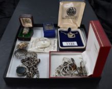A selection of Silver and white metal jewellery stamped 925/silver including Shetland silver Wren,