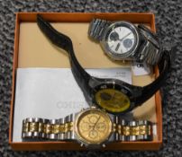 A Seiko chronograph automatic wristwatch, with two tone dial and rolling day date, 42mm to crown,