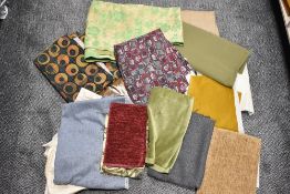A large lot of ladies good quality retro and modern clothing, mixed styles and sizes.