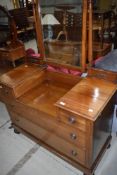 An early 20th Century mahogany dressing table