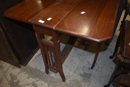 A 20th century Pembroke style side table in mahogany