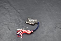 An Elizabeth II silver envelope-form stamp case, marks for London 2001, maker Ari D Norman, 3 cm,