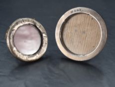 A George V silver photograph frame, of circular form, marks for Birmingham 1916, maker A J