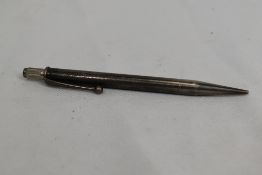 A Kingswood Eversharp hallmarked silver propelling pencil