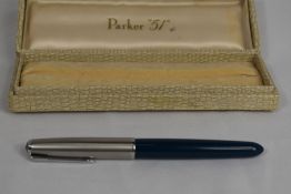 A boxed Parker 51 aeromatic fountain pen in teal with lustiloy cap. Approx 13.8cm very good