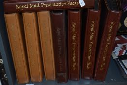 GB 1972-2014 COLLECTION OF PRESENTATION PACKS IN 8 VOLUMES - 550+ PACKS 8 Royal Mail albums, with