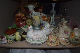 A varied lot of vintage ceramics and similar, including collectable novelty condiment pots, vases,