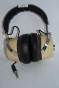 A pair of 1970s Echo HS-2000D headphones.
