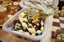 A mixed lot of mixed modern and vintage necklaces.