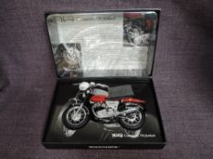 A Paul's Model Art Minichamps 1:12 scale Classic Bike Series diecast, No 27 Norton Commando 750