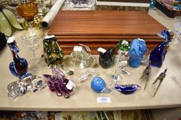 A selection of vintage studio art glass animal figure studies including paper weights and lamp