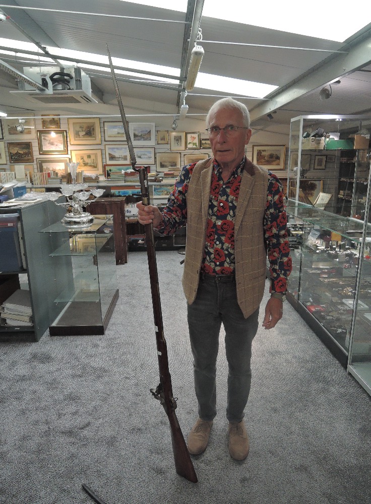 An India Pattern Brown Bess pattern 1797 .75 calibre, barrel length 39', stamped on lock plate - Image 2 of 6