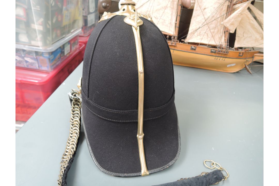 A Royal Lancaster Regiment Victorian Kings Own Officers Blue Cloth Helmet with helmet plate and chin - Image 3 of 7