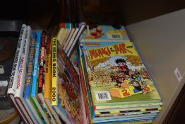 Approximately thirty Beano and Dennis the Menace related annuals.