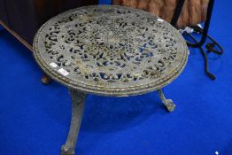 A modern cast aluminium garden coffee table, diameter approx. 56cm