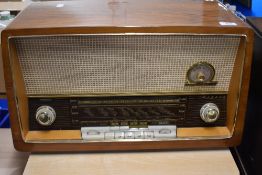 A vintage Magnet wireless radio