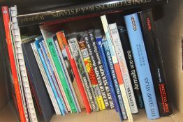 BOX WITH 30+ STAMP BOOKS, SPECIALIST LITERATURE, CATALOGUES ETC Box with a wide range of