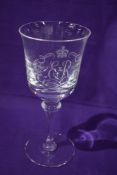 A Whitefriars etched wine glass to commemorate the Royal 1977 Jubilee, having original box.