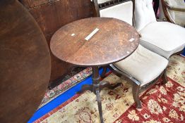 A 19th Century oak circular pedestal table , diameter approx. 56cm