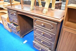 A reproduction dressing table