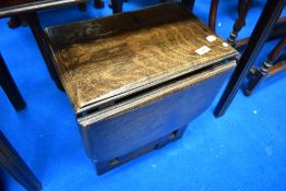 An oak occasional gateleg table of small proportions, width approx. 40cm