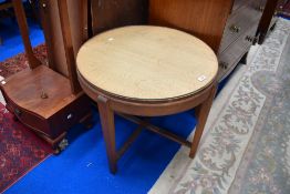 An early 20th Century golden oak occasional table